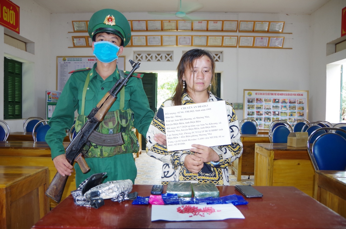 ​Thiếu nữ người Mông vận chuyển thuê 2 bánh heroin và 1.600 viên ma túy
