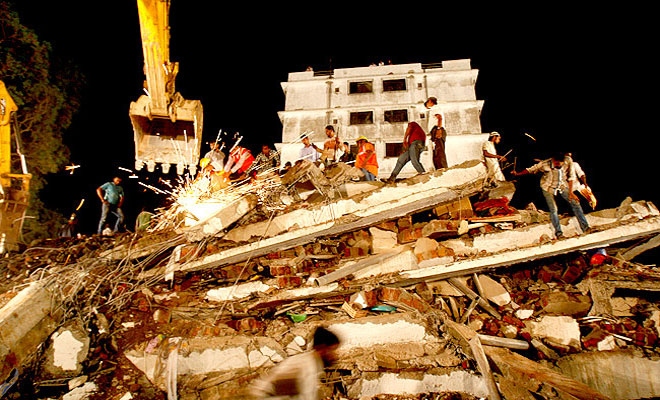 Sập nhà tại Ấn Độ chôn vùi 90 người
