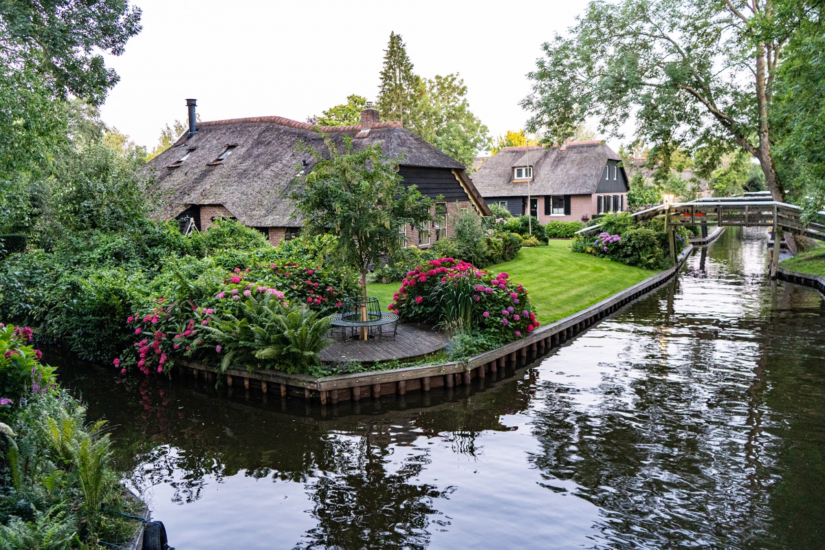 Vẻ đẹp đặc sắc của ngôi làng “cổ tích” Giethoorn giữa dịch Covid-19