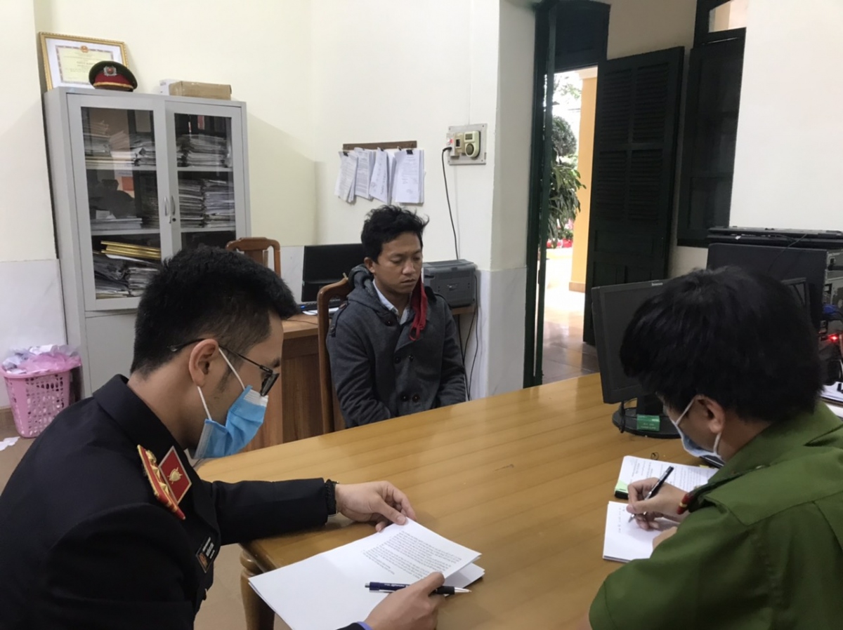 Quảng Ninh khởi tố 4 đối tượng hành hung cán bộ phòng dịch