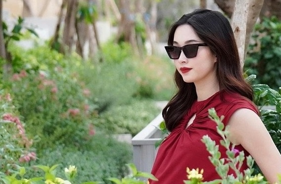 Chuyện showbiz: Hoa hậu Đặng Thu Thảo đã hạ sinh quý tử nặng 3,5 kg
