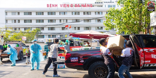 Những ông chủ làm 'bốc vác' chống dịch ở Đà Nẵng