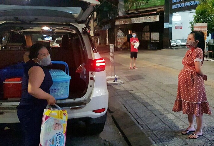 Đội xe phục vụ bà bầu đi sinh miễn phí ở Đà Nẵng