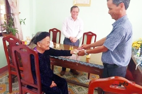 Mẹ Việt Nam anh hùng 94 tuổi 2 lần góp tiền tiết kiệm ủng hộ phòng, chống dịch