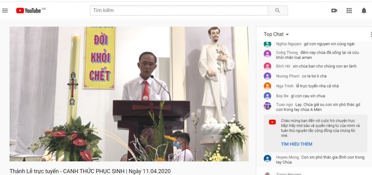 Lễ Phục sinh: Giáo dân làm lễ online tại nhà tránh dịch Covid-19