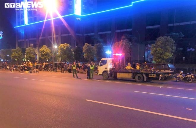 Lái xe phân khối lớn tông chết người giữa phố ở Thủ đô rồi bỏ chạy