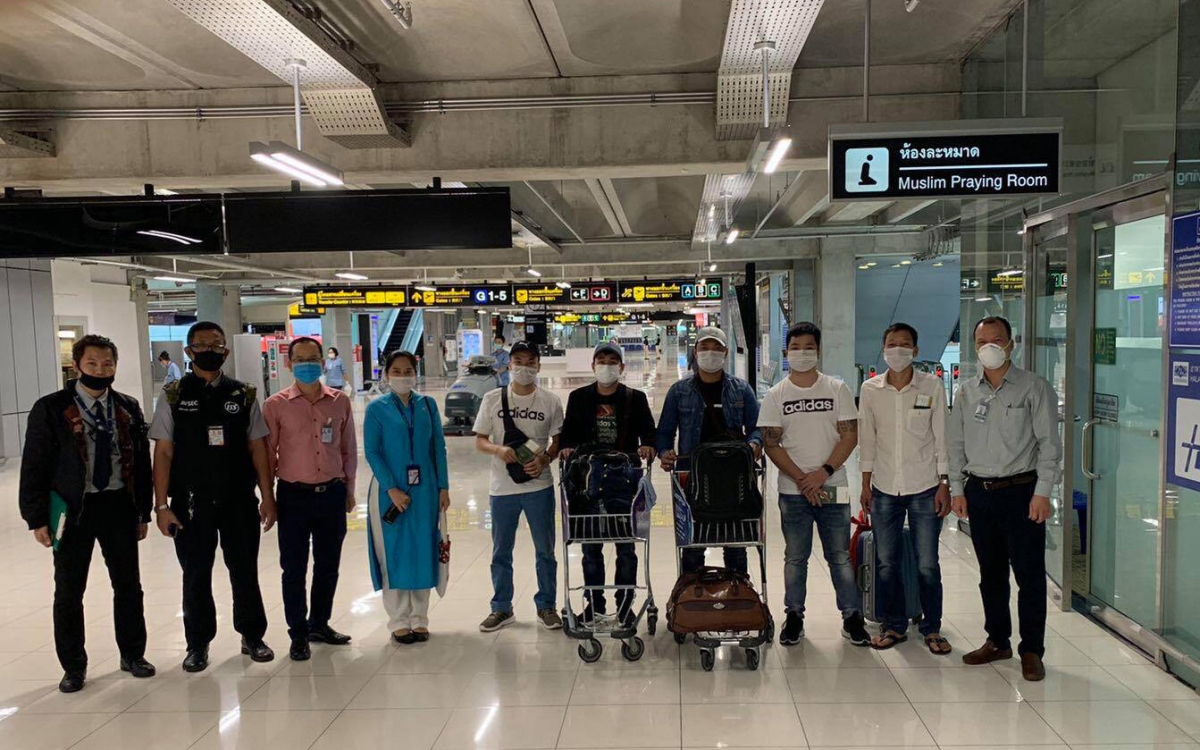 Đưa 7 công dân Việt Nam bị kẹt tại sân bay Thái Lan về nước