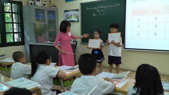 Hà Nội: Hôm nay học sinh tiểu học, mầm non đến trường sau nghỉ tránh Covid-19