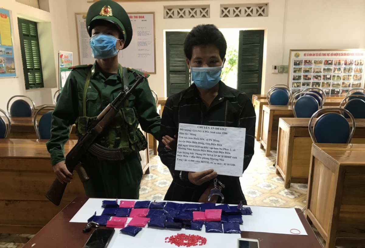 Bộ đội Biên phòng vây bắt đối tượng vận chuyển ma túy trong đêm