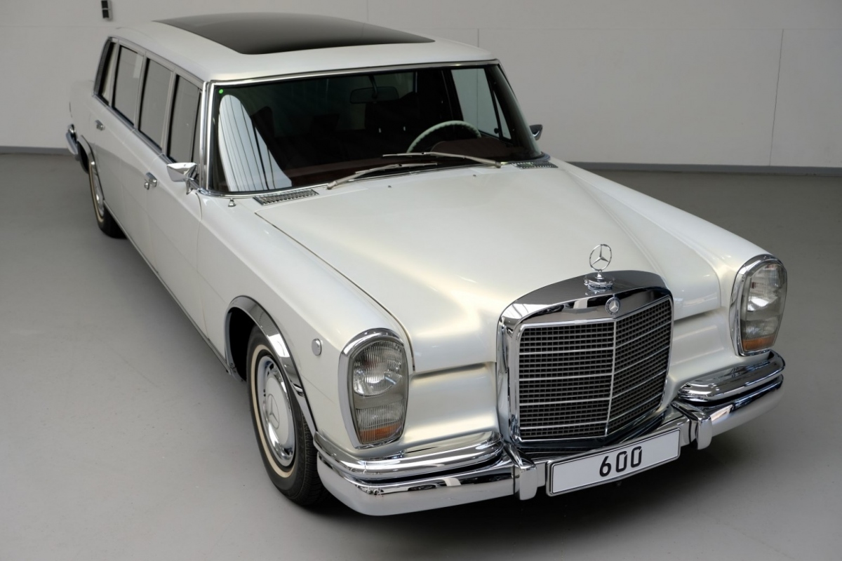 Tốn hơn 70 tỷ đồng để phục hồi Mercedes-Benz 600 Pullman Maybach 1975