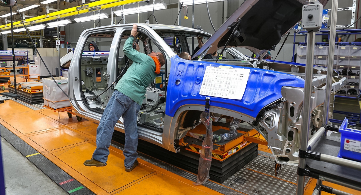 GM trì hoãn việc khôi phục ca làm việc thứ 2 của ba nhà máy tại Bắc Mỹ