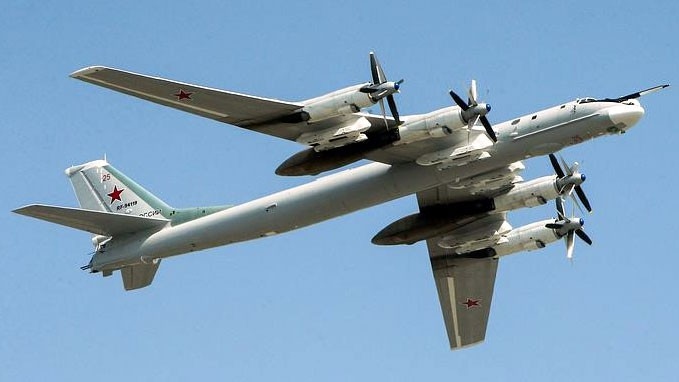 Mỹ điều máy bay quân sự chặn máy bay ném bom, chiến đấu cơ Nga