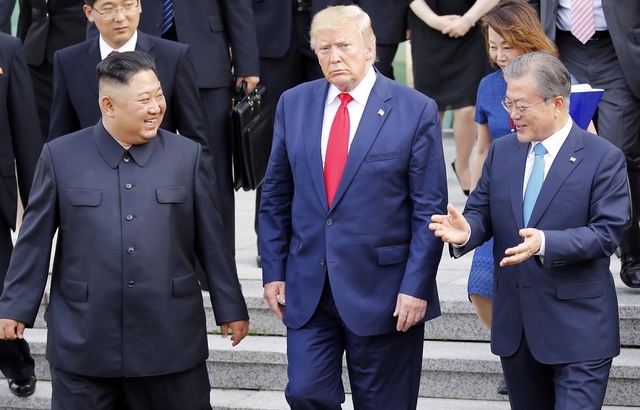Hồi ký Bolton: Ông Moon không được chào đón trong cuộc gặp Trump-Kim