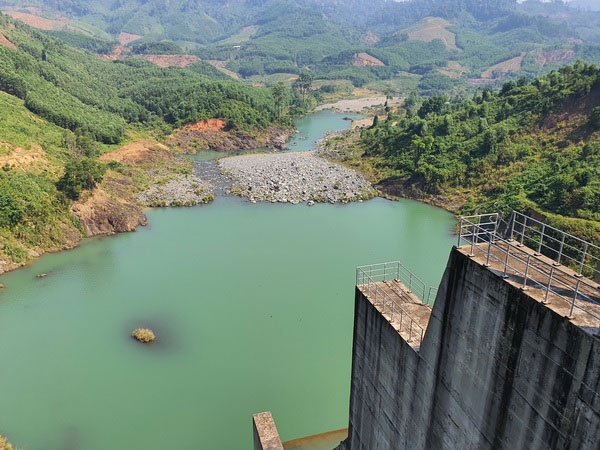 Hồ chứa thủy điện ở Quảng Nam “khát nước” do nắng hạn