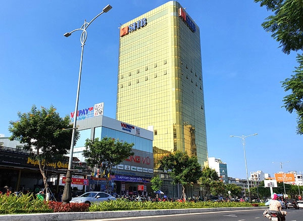 Chủ đầu tư 2 tòa nhà dát vàng ở Đà Nẵng phải khắc phục đúng thiết kế