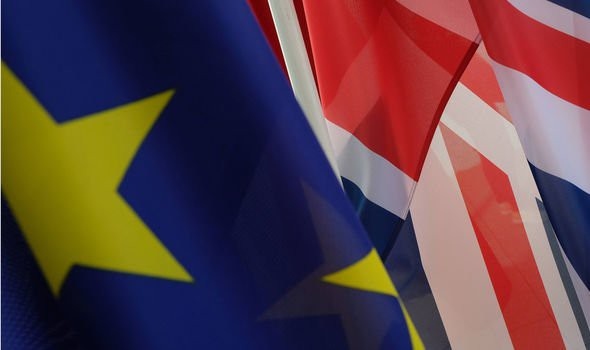 Sau 3 vòng đàm phán thương mại, Anh và EU vẫn rơi vào bế tắc