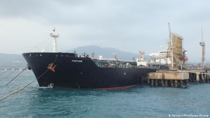 Iran cảnh báo đáp trả nếu Mỹ tìm cách ngăn tàu chở dầu tới Venezuela