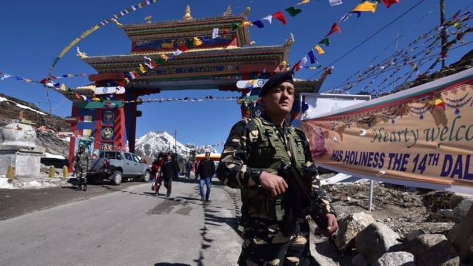 Trung - Ấn chạy đua củng cố năng lực quân sự ở biên giới