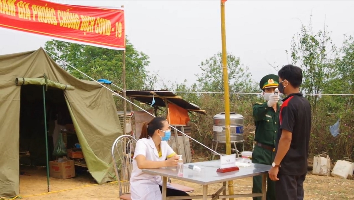 Lính biên phòng Sơn La gác tình riêng để phòng, chống dịch Covid-19
