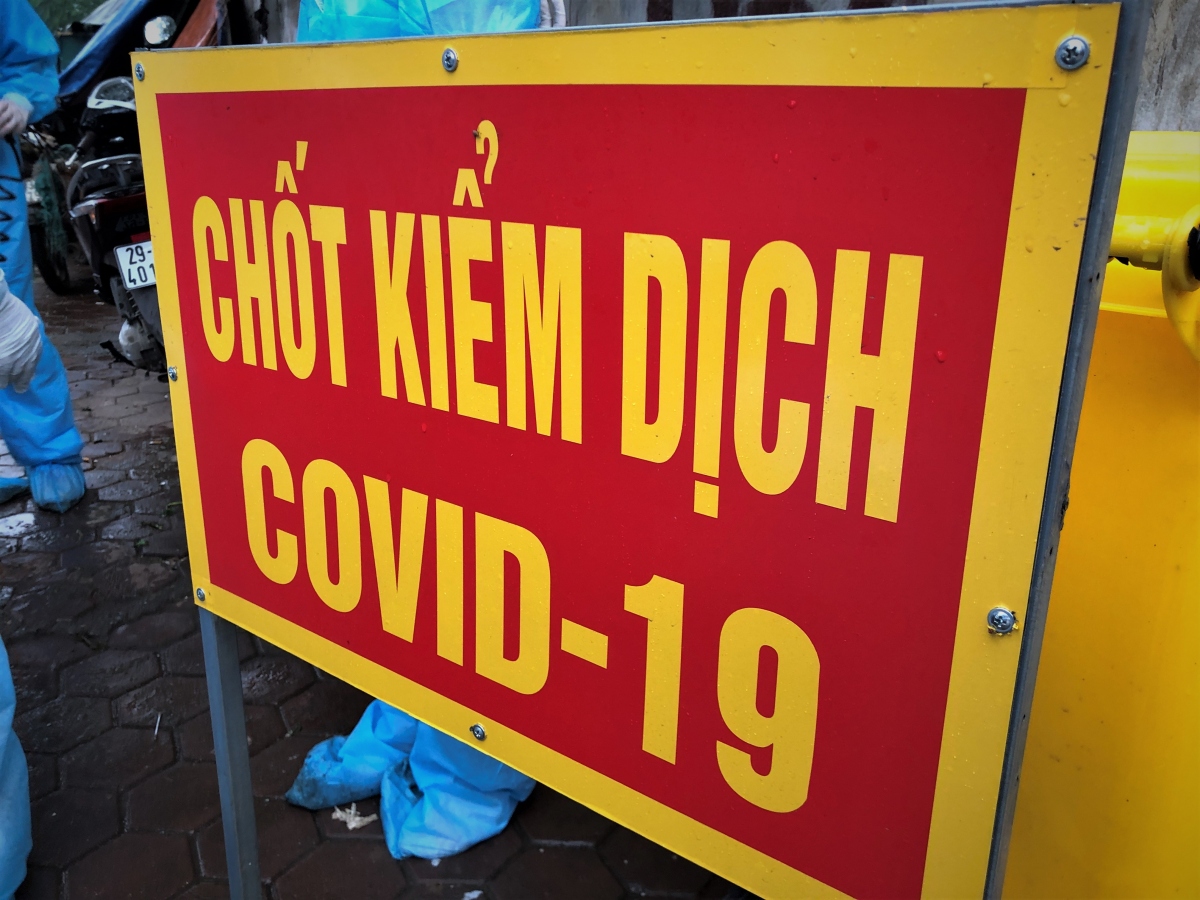 Hà Nội xét nghiệm nhanh Covid-19 tại các chợ Phùng Khoang, Minh Khai