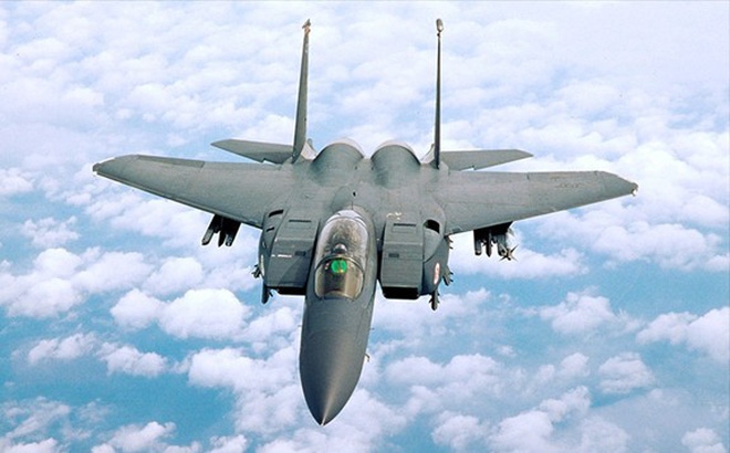 Video: Khoảnh khắc tiêm kích F-15QA cất cánh và leo dốc đầy ngoạn mục