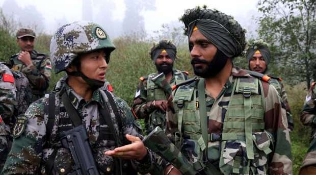 Trung Quốc diễn tập chuyển quân giữa lúc căng thẳng leo thang với Ấn Độ