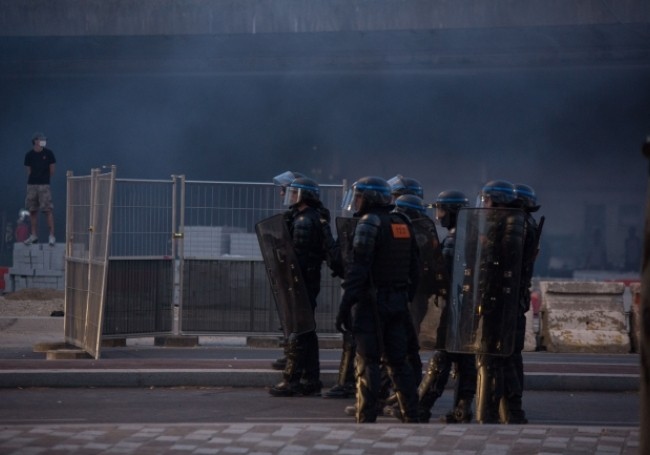 Pháp cam kết trừng phạt mọi hành vi bạo lực của cảnh sát
