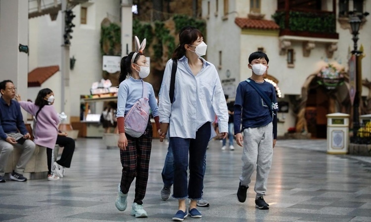 Hàn Quốc ngày thứ 2 liên tiếp số ca lây nhiễm mới tăng hơn 50