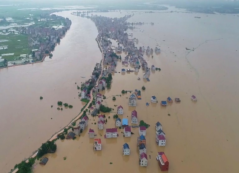 Mưa lũ tàn phá nhiều khu vực ở Trung Quốc, gần 38 triệu người bị ảnh hưởng