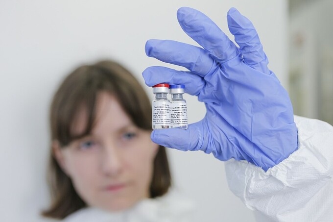Chuyên gia y tế: Vaccine Covid-19 của Nga và Trung Quốc có chung nhược điểm