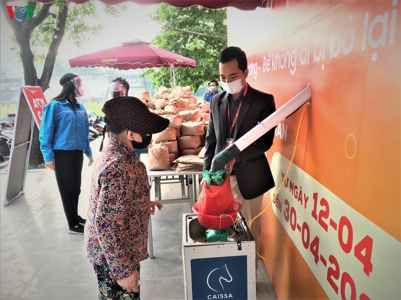 8h sáng mai, “ATM gạo” Nghĩa Tân (Hà Nội) tiếp tục phát gạo miễn phí