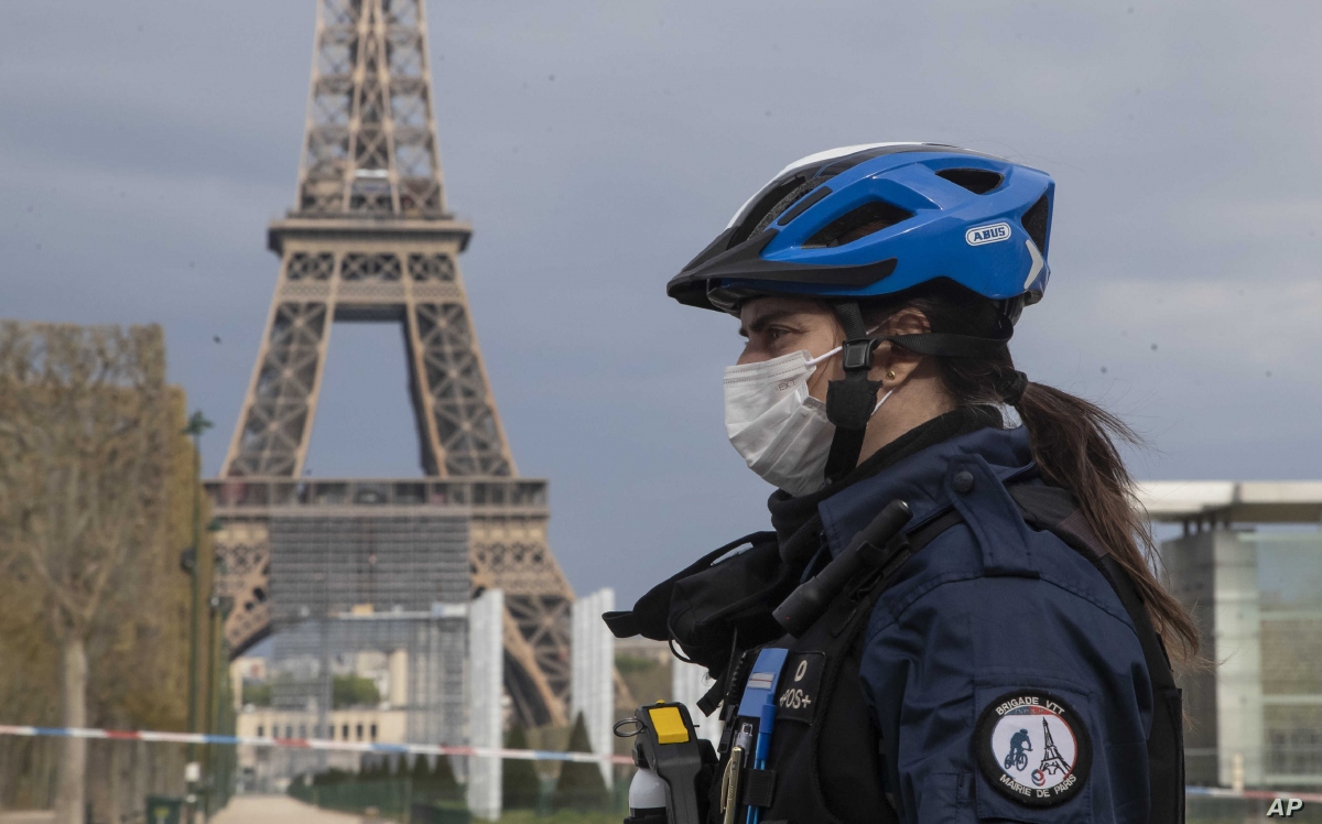 Thị trưởng Paris đề xuất mở cửa công viên, vườn cây cho dân "hít thở"