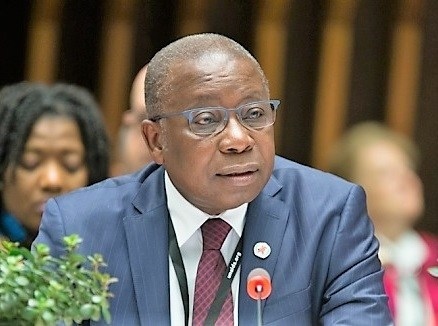 Bộ trưởng Y tế Ghana nhiễm Covid-19