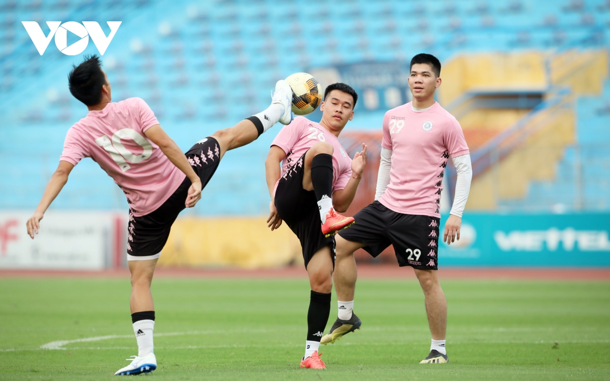 VIDEO: Quang Hải và đồng đội ở Hà Nội FC chơi đá ma như Barca