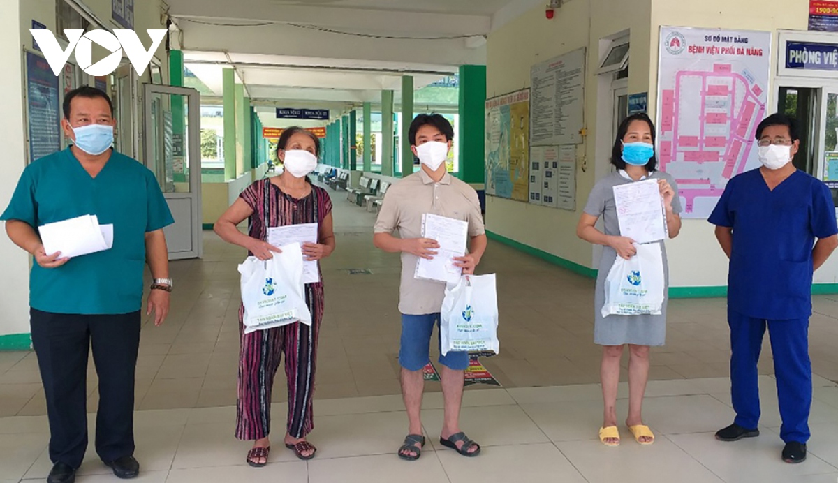 3 bệnh nhân ở Đà Nẵng hết Covid-19 và được ra viện