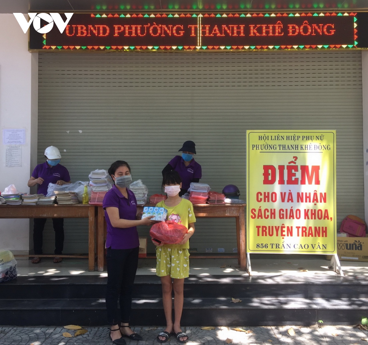 Gom sách cũ tặng học sinh nghèo trước năm học mới ở Đà Nẵng