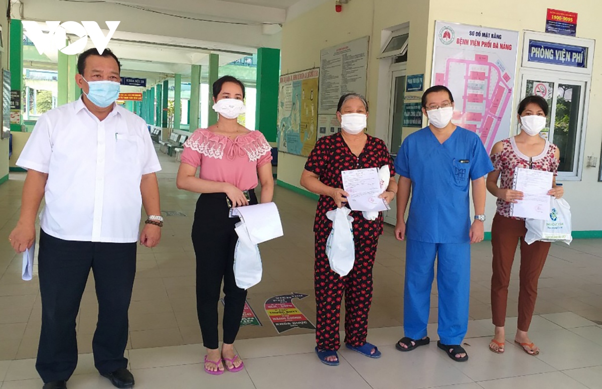 Thêm 3 bệnh nhân mắc Covid-19 ở Đà Nẵng khỏi bệnh và ra viện