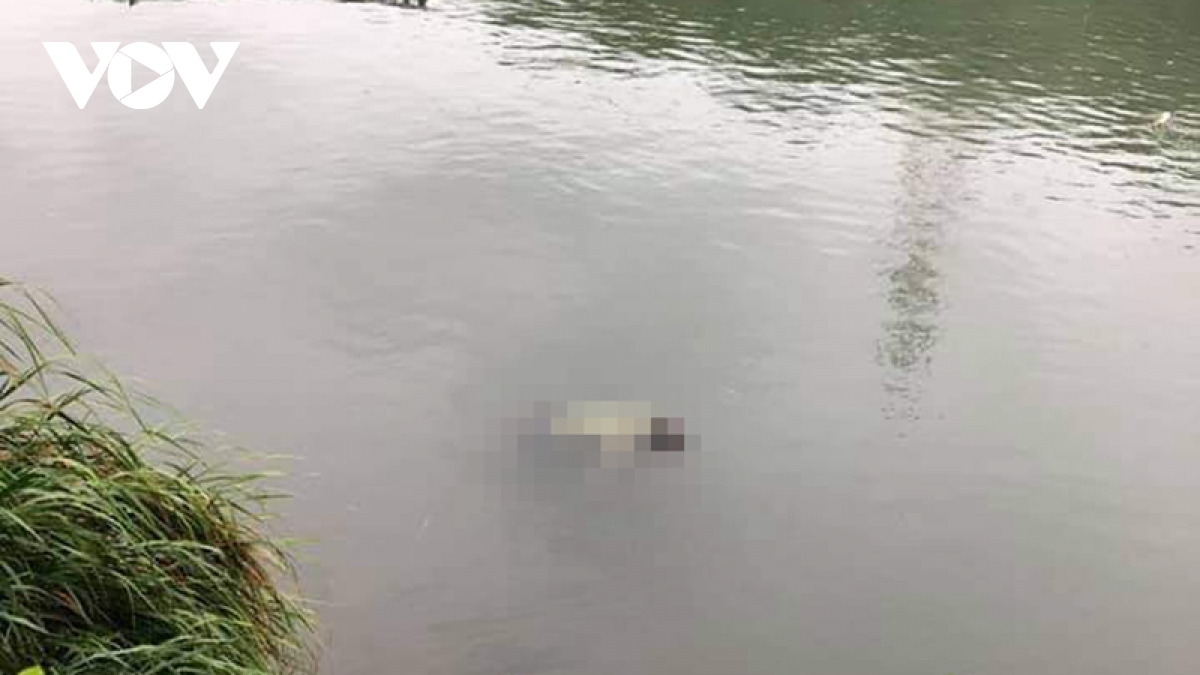 Phát hiện xác một người đàn ông trôi nổi trên sông ở Quảng Ninh