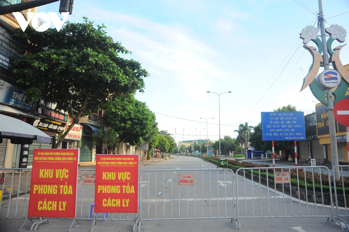 Khiển trách hai cán bộ Bảo Việt Nhân thọ Hải Dương do không khai báo y tế