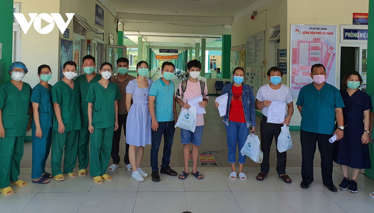 Thêm 3 bệnh nhân hết Covid-19 ở Bệnh viện Phổi Đà Nẵng xuất viện