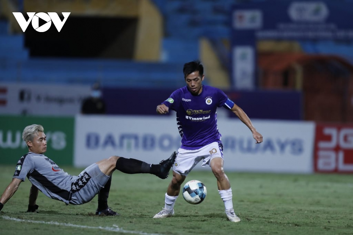 Toàn cảnh Hà Nội FC 5-1 TPHCM: Cơn ác mộng của thủ môn Bùi Tiến Dũng