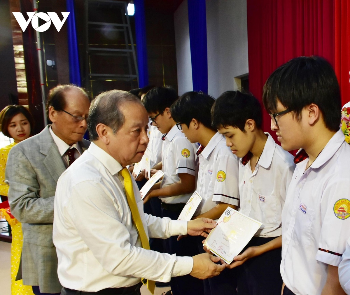 Hơn 200 học sinh, sinh viên xuất sắc nhận học bổng Vallet tại Thừa Thiên Huế