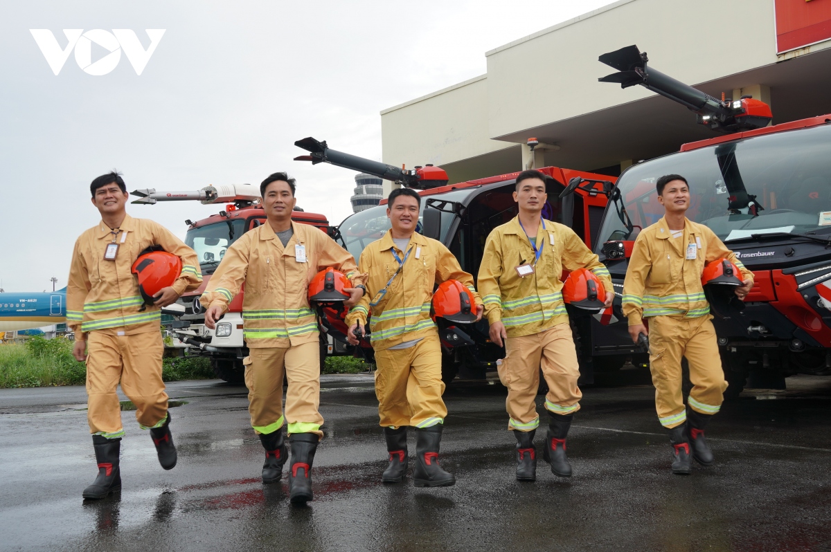 Đội xe cứu hỏa đặc chủng ở sân bay Tân Sơn Nhất có gì đặc biệt?