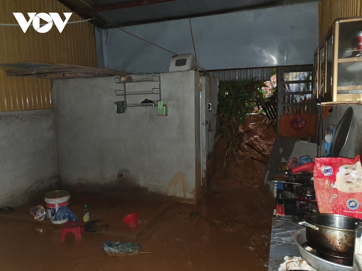 Mưa lũ tại Lào Cai làm một cháu bé tử vong, nhiều nơi trên địa bàn ngập lụt, sạt lở đất