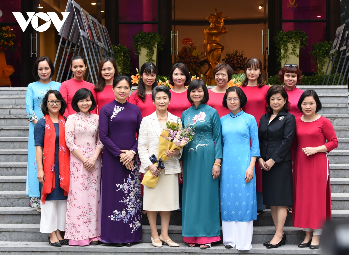 Phu nhân Thủ tướng Nhật Bản thăm Văn Miếu Quốc Tử Giám và Bảo tàng Phụ nữ Việt Nam - Ảnh 17.
