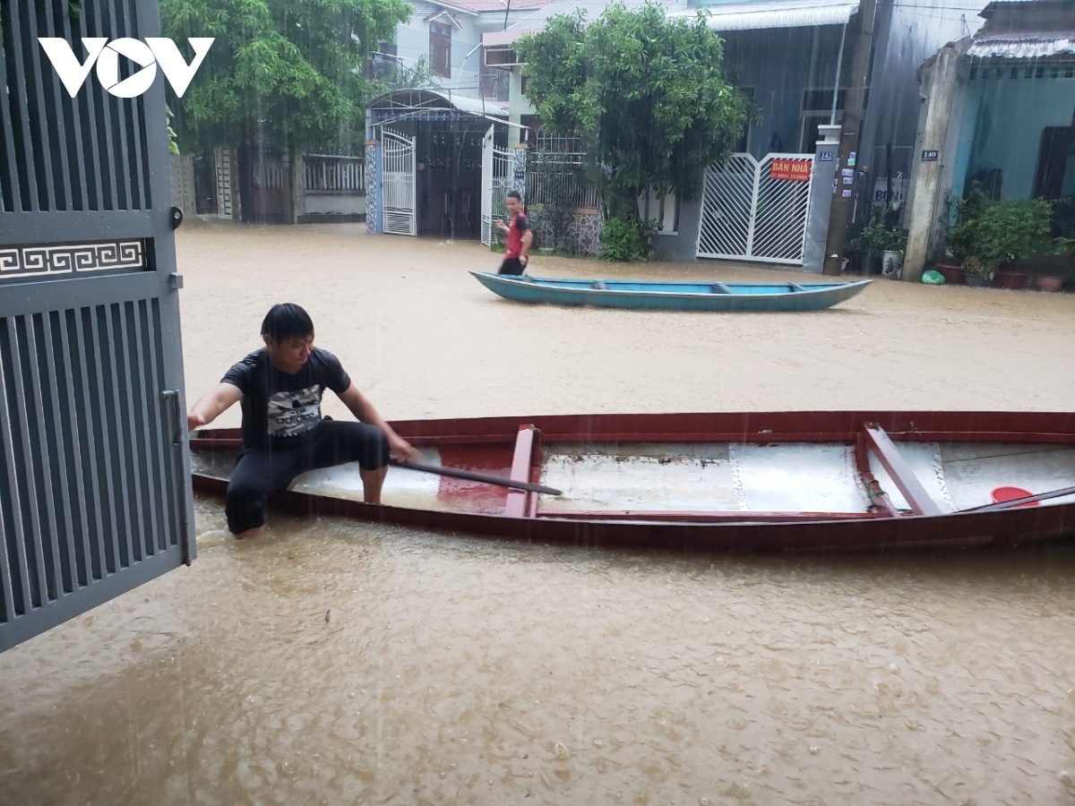 Mưa lớn, hàng trăm hộ dân ở Quảng Nam bị ngập sâu