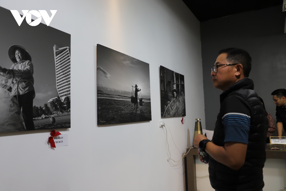 Việt kiều Australia triển lãm ảnh quyên góp tiền ủng hộ đồng bào miền Trung