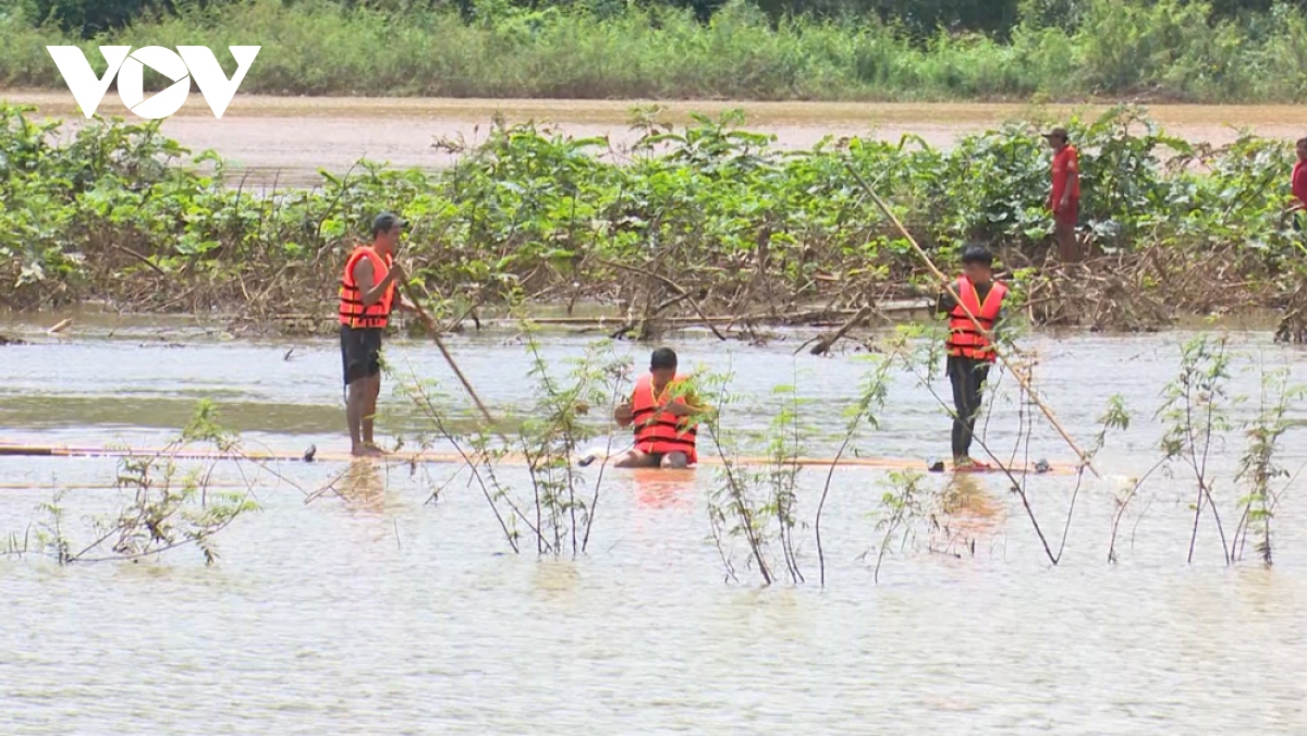 Đã tìm thấy 2 người bị nước lũ cuốn trôi ở Bình Phước