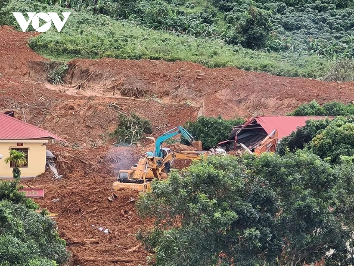 Sạt lở ở Hướng Hóa: Đã tìm thấy 10 thi thể cán bộ, chiến sĩ bị đất đá vùi lấp