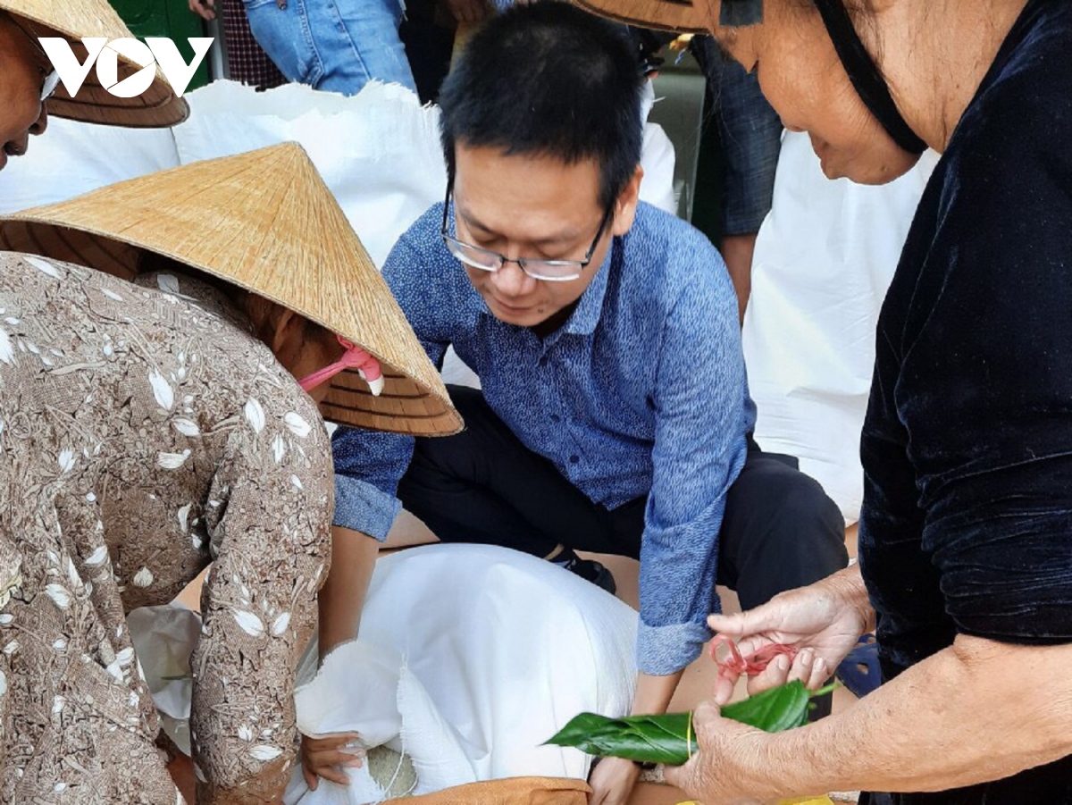 Thừa Thiên Huế phân bổ 1.000 tấn gạo hỗ trợ người dân vùng lũ